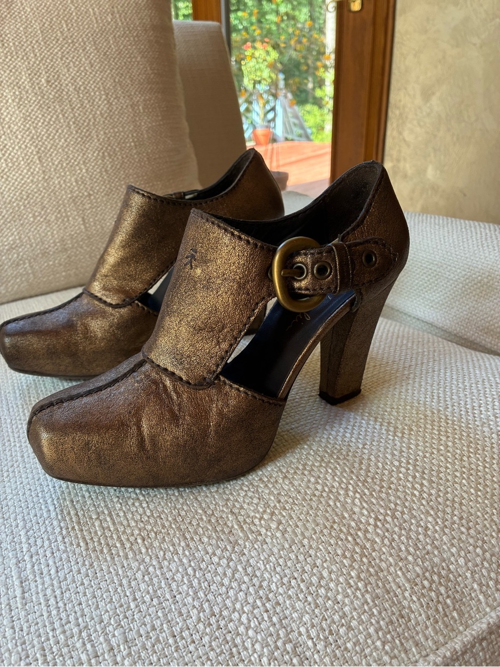 Henry Beguelin- Metallic Bronze Buckle High-Heel Pumps for Women